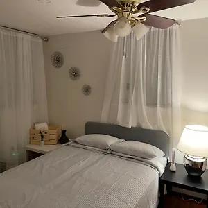 Homestay Lovely And Comfort 10 Min Lga,20 Min Manhattan, New York