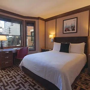 5* מלון Iroquois Times Square