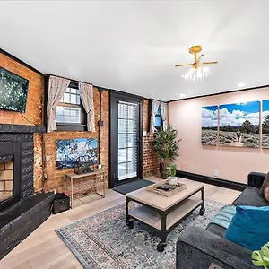 charming-updated-garden-level-in-heart-of-denver.seedenverhotels.com/